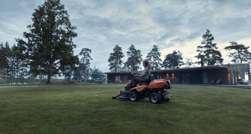 Husqvarna R 216T AWD Ekskl. Klippebord