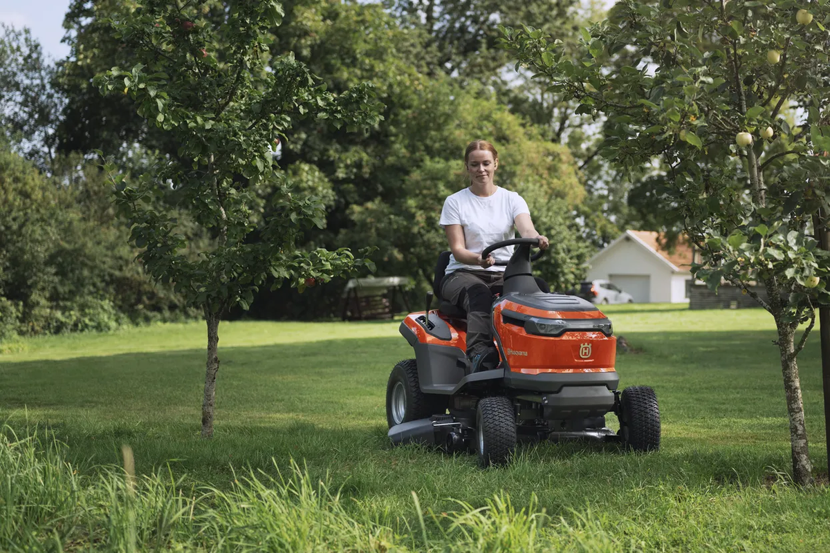 Husqvarna TS 100i Havetraktor