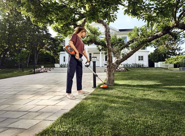 Husqvarna 215iL Batteri Trimmer solo